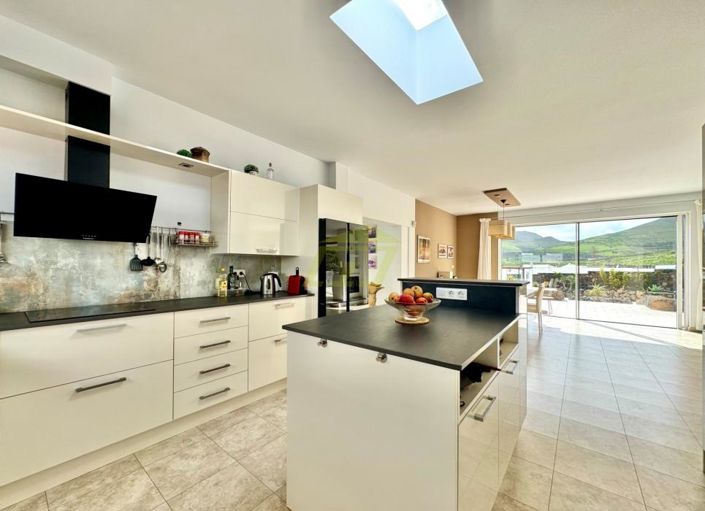 Image No.12-3 Bed Villa for sale