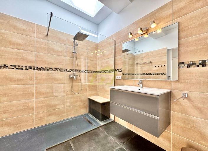 Image No.18-3 Bed Villa for sale