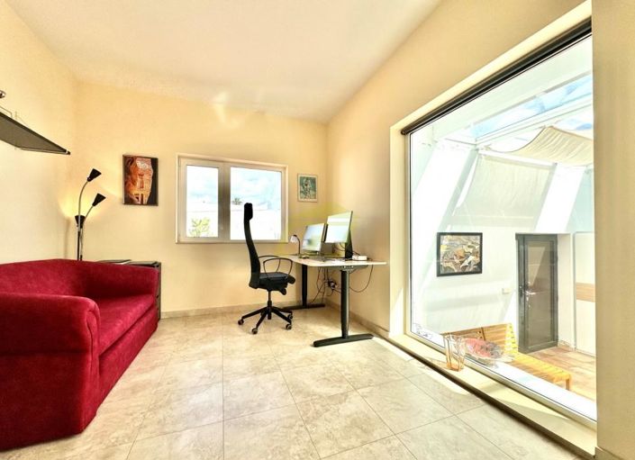 Image No.19-3 Bed Villa for sale