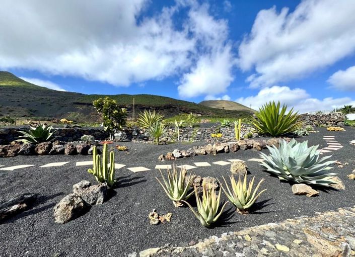 Image No.27-3 Bed Villa for sale