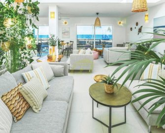 Amazing frontline 5 bedroom property with endless opportunities