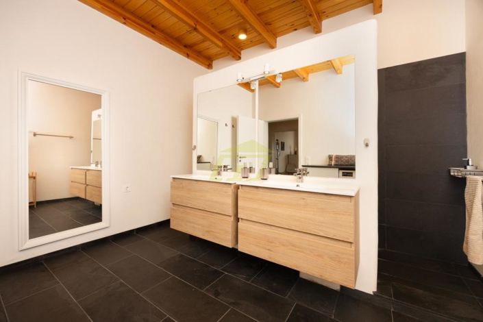 Image No.25-3 Bed Villa for sale