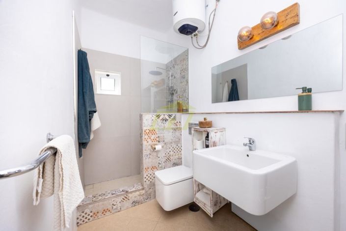 Image No.18-5 Bed Bungalow for sale