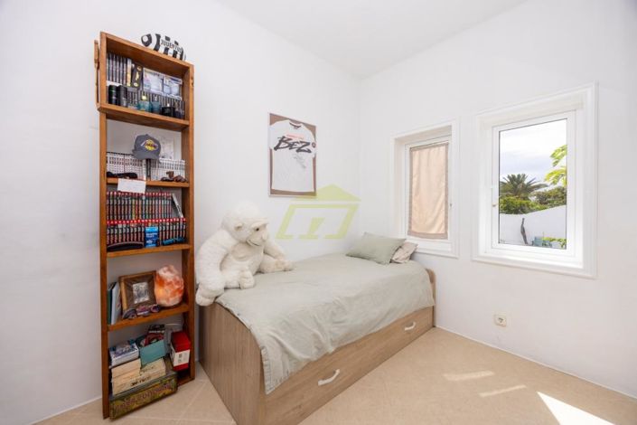 Image No.19-5 Bed Bungalow for sale