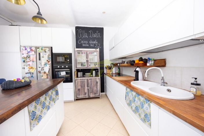 Image No.21-5 Bed Bungalow for sale