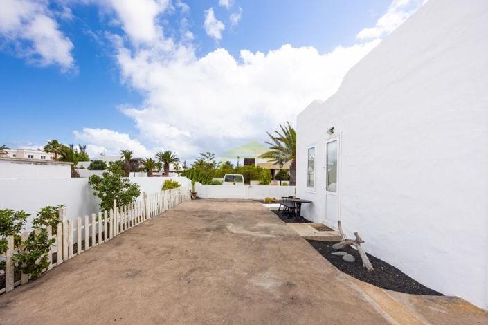 Image No.26-5 Bed Bungalow for sale