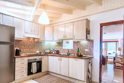 Spacious home with private pool and separate apartment in Montaña Roja, Playa Blanca