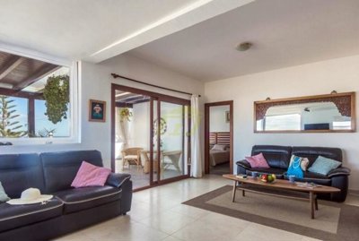 Spacious home with private pool and separate apartment in Montaña Roja, Playa Blanca