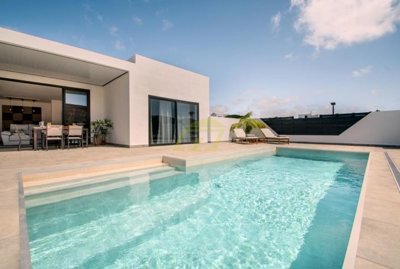Contemporary 3 bedroom villa in Yaiza