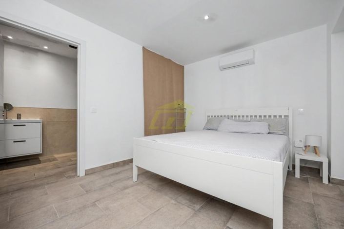 Image No.24-3 Bed Villa for sale