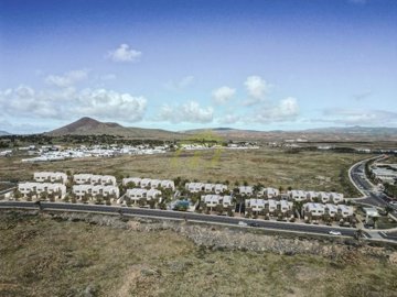 Stylish 3 bedroom, 3 bathroom homes with stunning communal pool