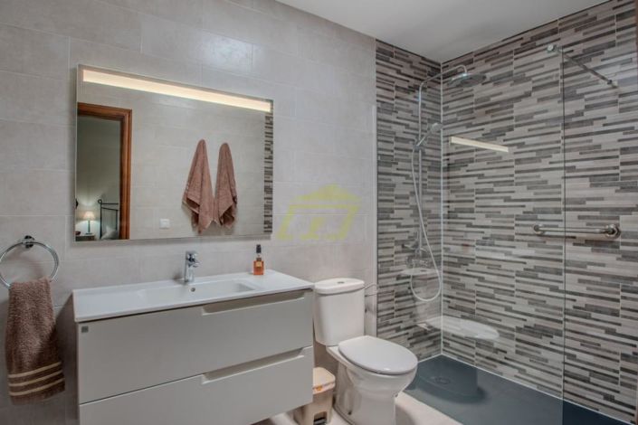 Image No.12-5 Bed Villa for sale