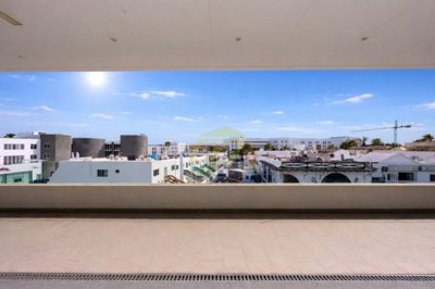 Top Floor Commercial Units in Prime Puerto del Carmen Location