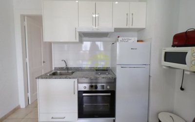 Immaculate property in popular complex with pool and pool bar