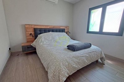 Immaculate fully renovated bungalow in excellent location