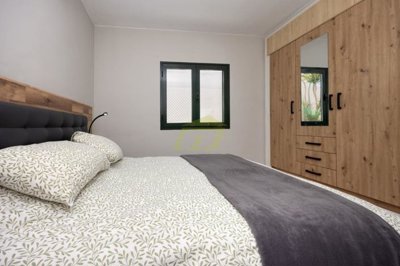 Immaculate fully renovated bungalow in excellent location