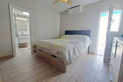 Immaculate fully renovated bungalow in excellent location