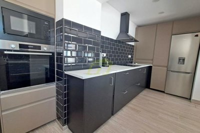 Immaculate fully renovated bungalow in excellent location