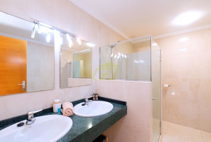 Image No.20-5 Bed Villa for sale