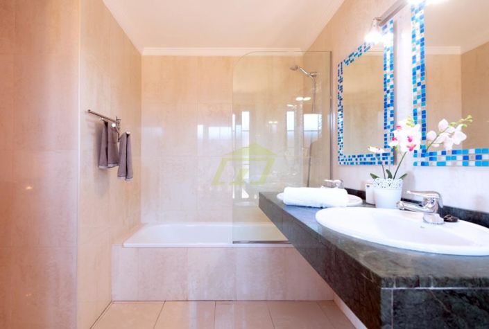 Image No.9-5 Bed Villa for sale