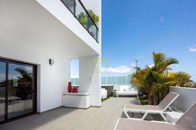 Exclusive 3 bedroom property in Costa Teguise