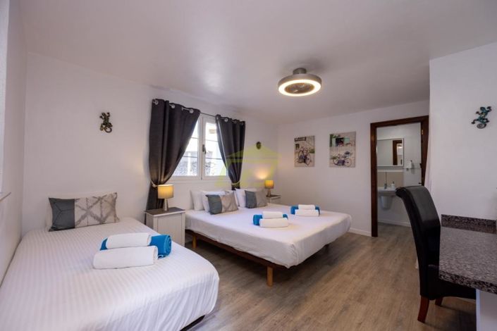 Image No.12-12 Bed Villa for sale