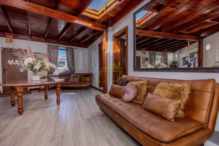 Image No.16-12 Bed Villa for sale