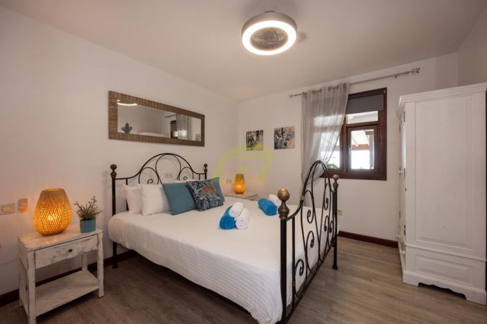 Image No.20-12 Bed Villa for sale