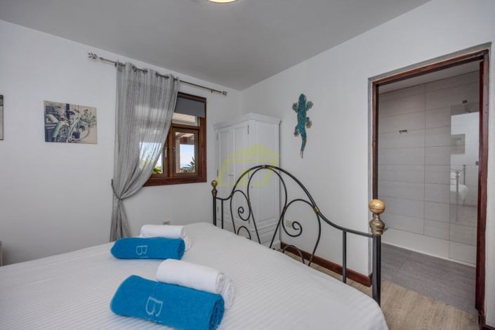 Image No.21-12 Bed Villa for sale