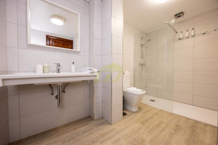 Image No.24-12 Bed Villa for sale