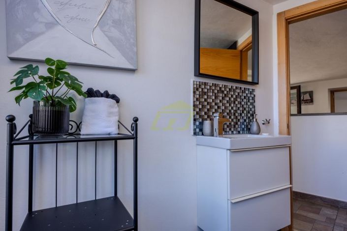 Image No.28-12 Bed Villa for sale