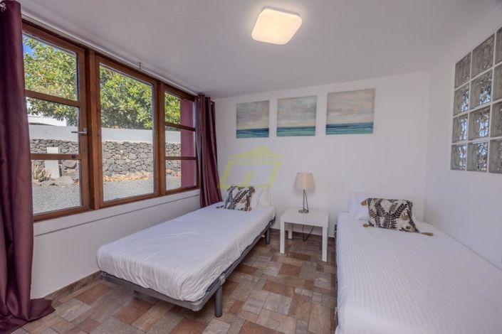 Image No.29-12 Bed Villa for sale