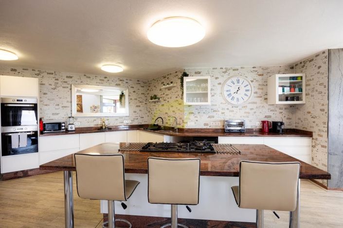 Image No.5-12 Bed Villa for sale