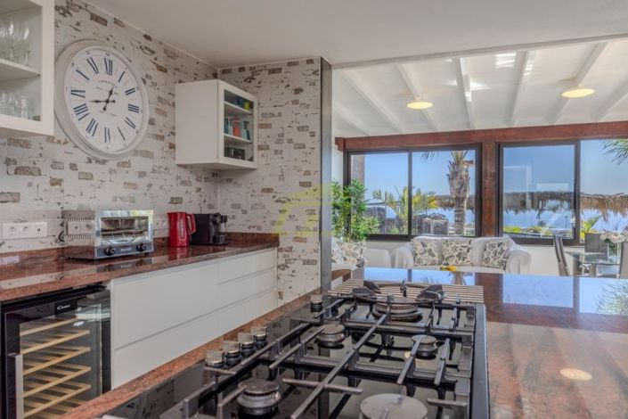 Image No.8-12 Bed Villa for sale