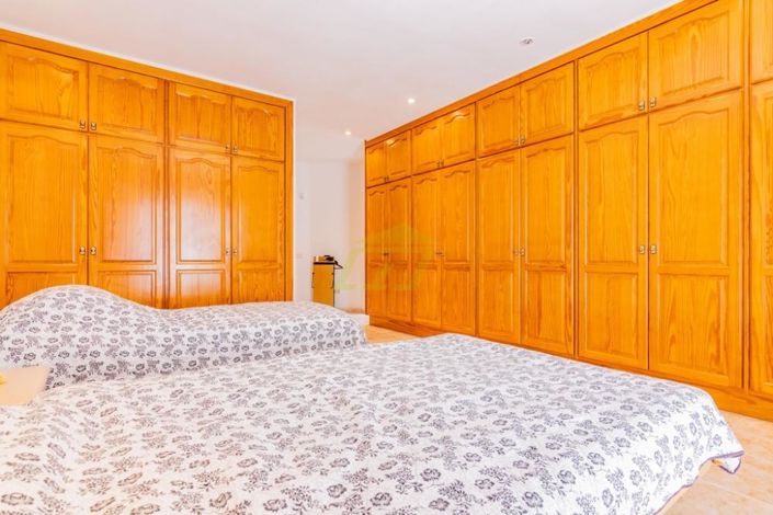 Image No.10-1 Bed Villa for sale