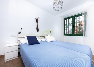 5 minutes from the Avenida Promenade