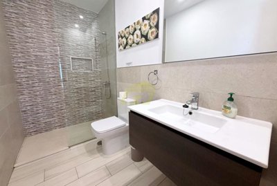 Beautifully presented villa with stunning mountain views in Playa Blanca