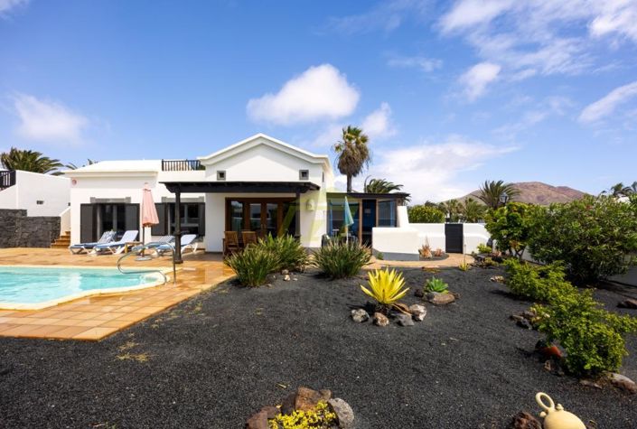 Image No.17-2 Bed Villa for sale