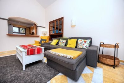 Immaculate fully detached 2 bedroom villa with heated pool in Playa Blanca