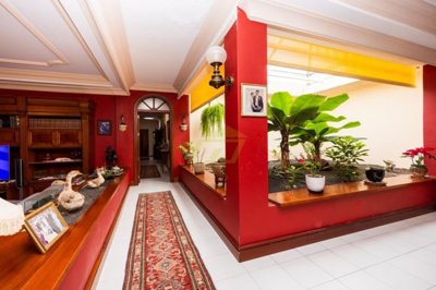 Luxury 5 bed villa with external apartment and private pool in El Cable