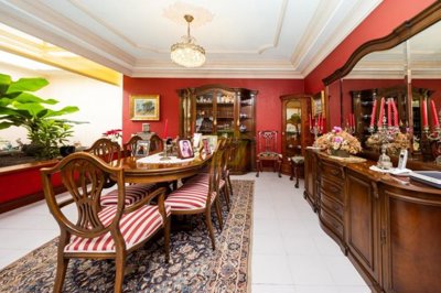 Luxury 5 bed villa with external apartment and private pool in El Cable