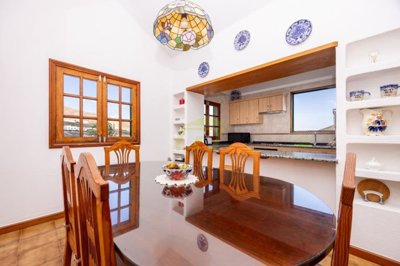 4 bedroom rural property with annex, garage, and 7,987 m² of land in a peaceful setting