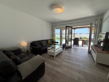 Fantastic 3 bedroom villa with mountain views in Playa Blanca