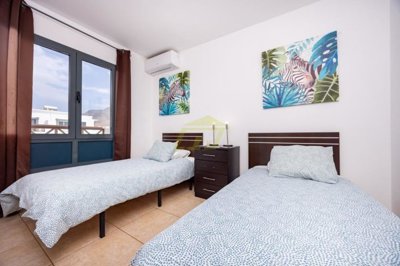 3 bedroom 3 bathroom villa with private pool and close to the beach.