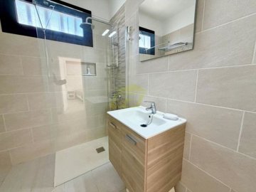 Fantastic 2 bedroom Bungalow moments away from the promenade in Playa Blanca