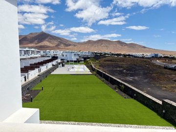 Stunning New Build Villa on a Corner Plot with communal pool in Playa Blanca