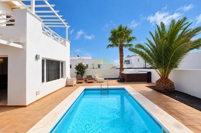 Elegant Two-Storey Villa with Master Suite Terrace and Private Heated Pool in Puerto Calero