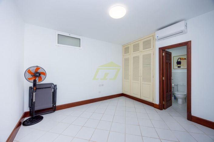 Image No.16-3 Bed Property for sale