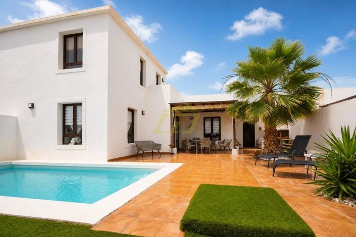 Image No.13-2 Bed Villa for sale