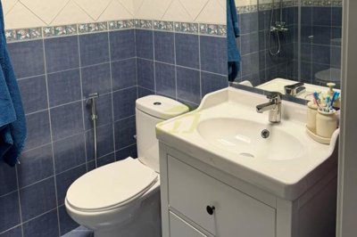 Immaculate 1 bedroom apartment with communal pool